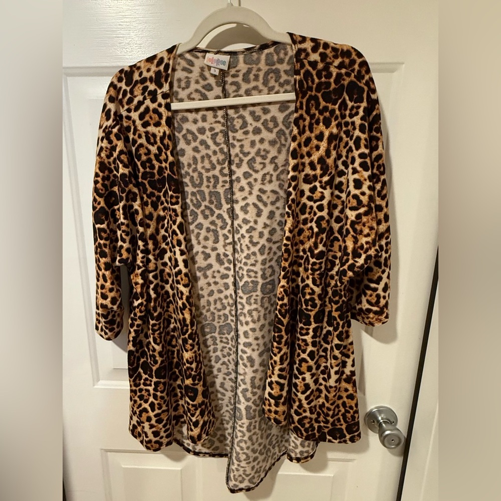 LuLaRoe Lindsay Cardigan // Leopard // Size Small